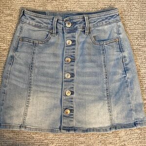 American Eagle Super Stretch Jean Mini Skirt, Size 00.